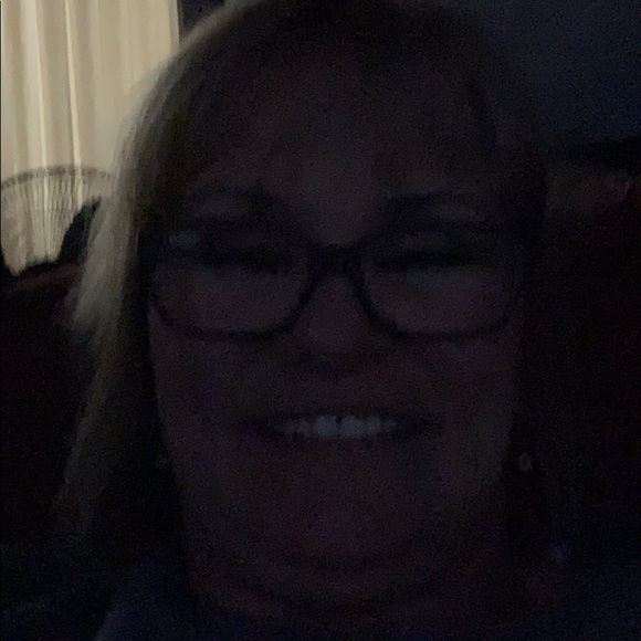 Meet your Posher, Laura - Picture 1 of 1